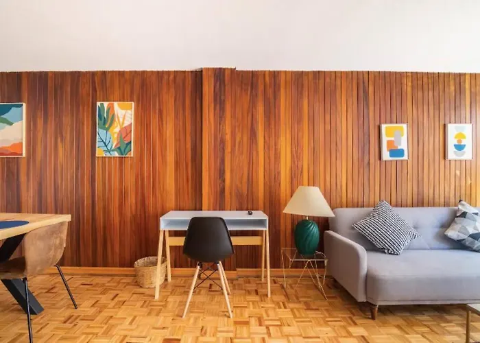 Private Terrace, King Size Beds, 2 Baths And Garage Apartamento