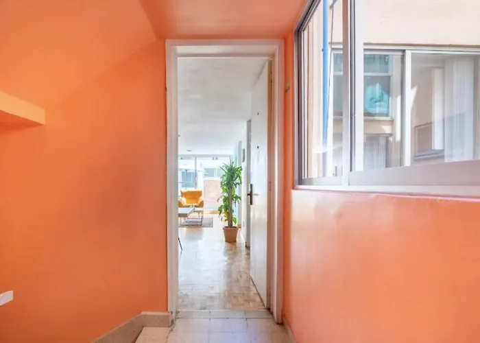Private Terrace, King Size Beds, 2 Baths And Garage Apartamento